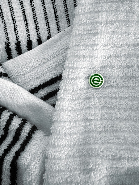 Features of the Evans Golf Towel